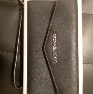 womans Michael Kors wallet